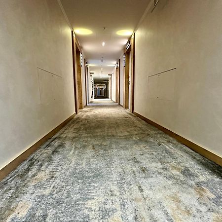 Seaside Vip Hotel Batumi Bagian luar foto