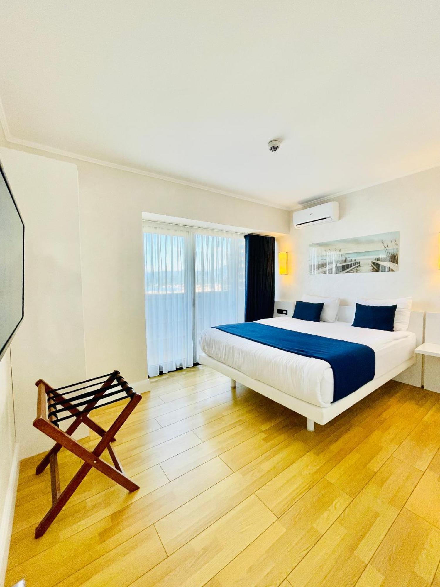 Seaside Vip Hotel Batumi Bagian luar foto