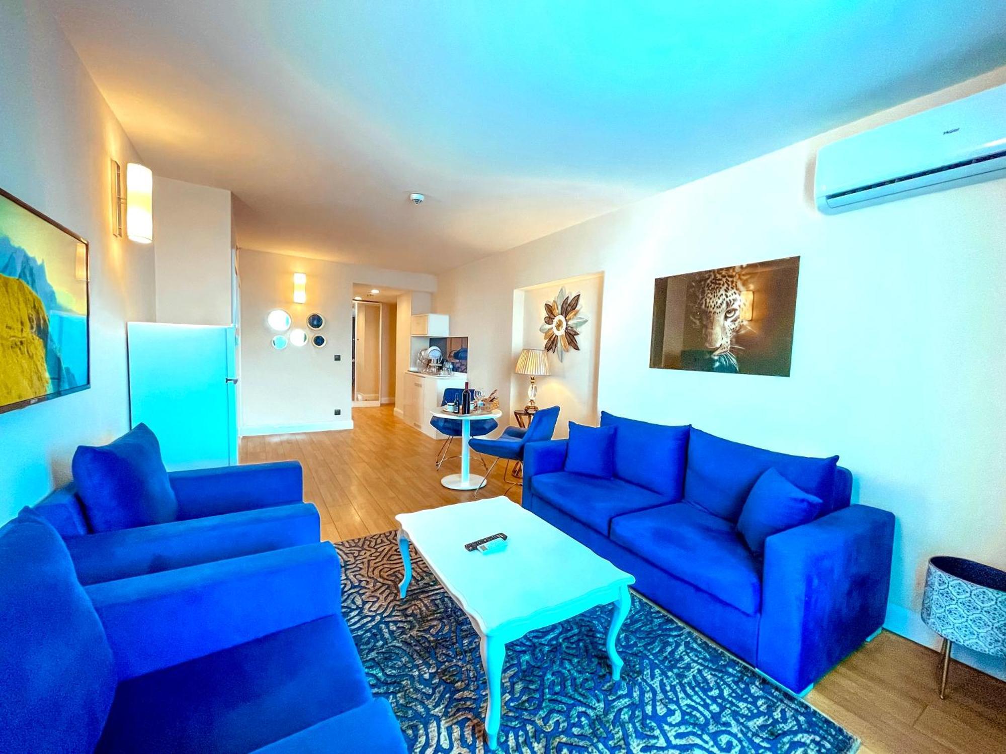 Seaside Vip Hotel Batumi Bagian luar foto